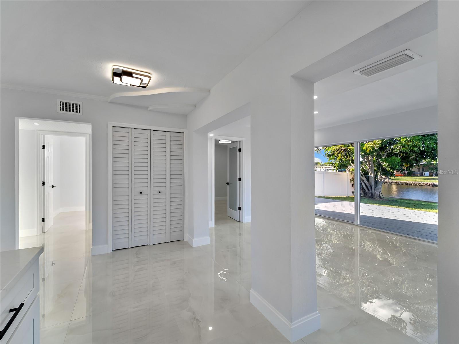 581 Lindley, Port Charlotte, FL 33952