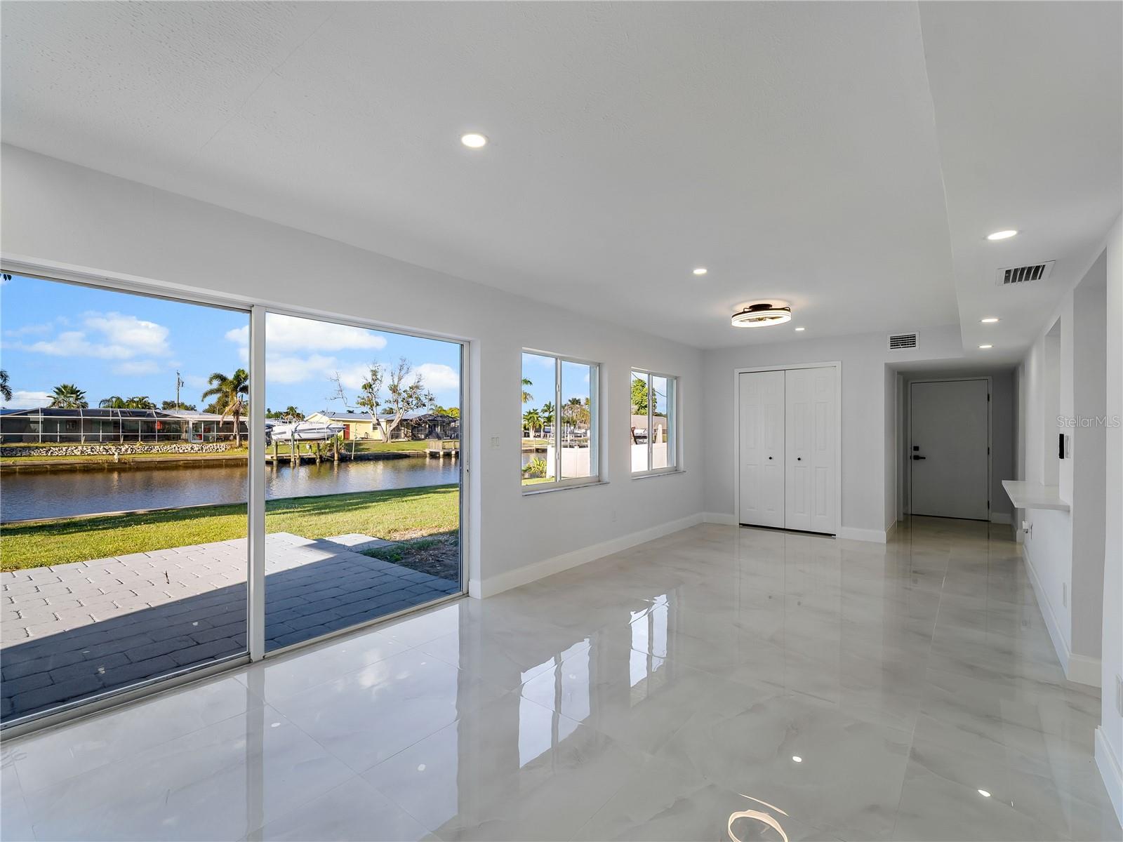 581 Lindley, Port Charlotte, FL 33952