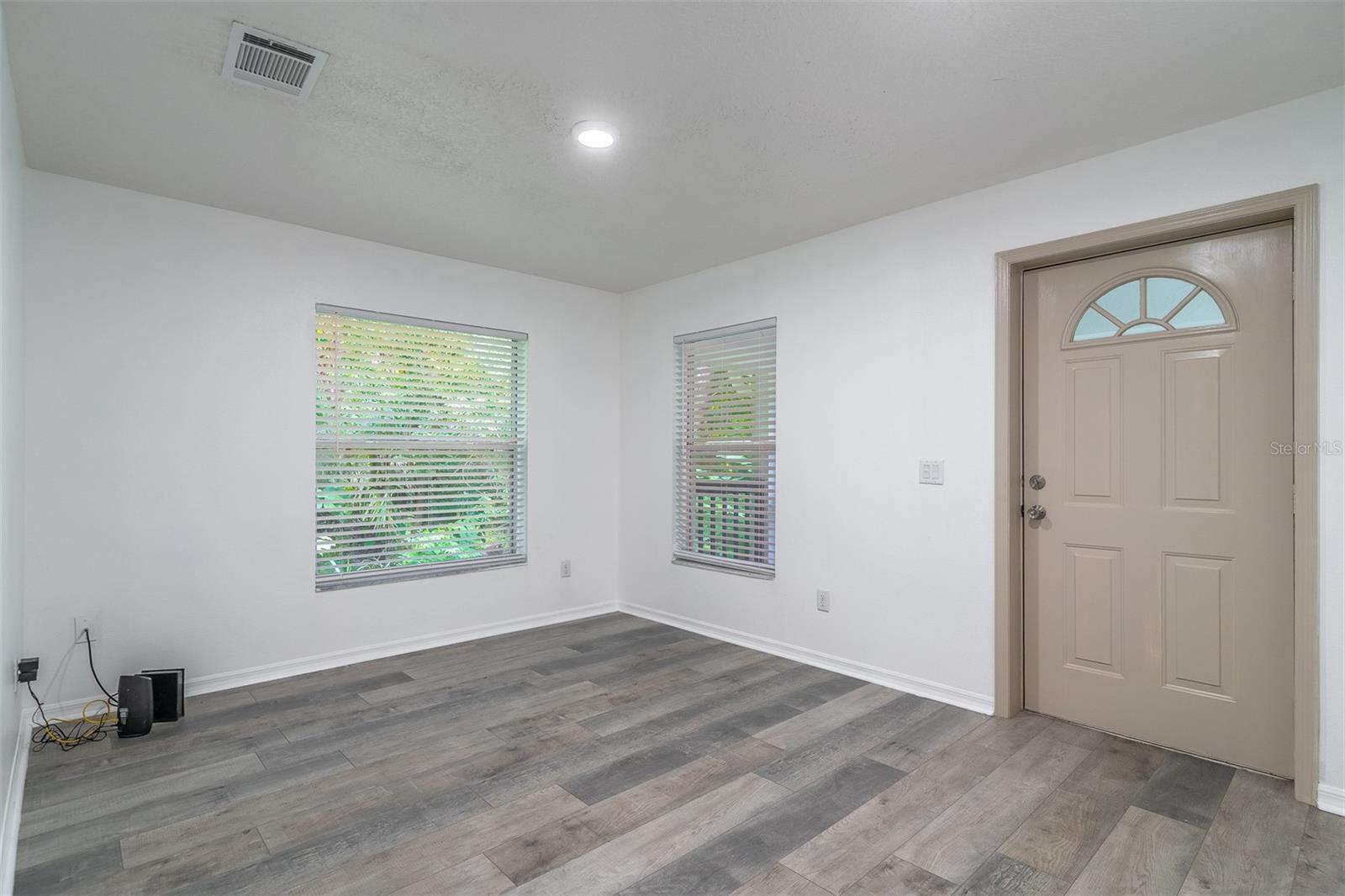 497 Beresford, Deland, FL 32720