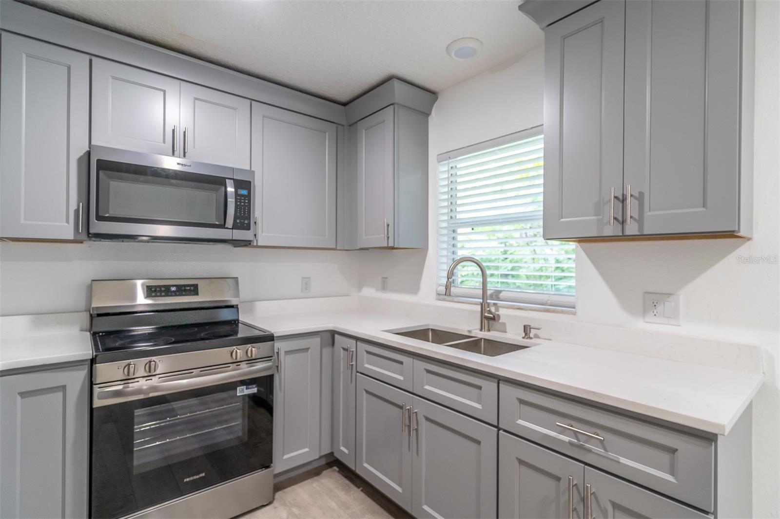 497 Beresford, Deland, FL 32720