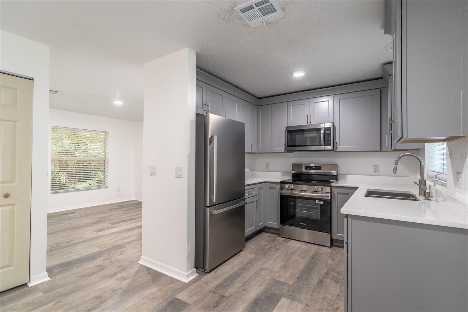 497 Beresford, Deland, FL 32720
