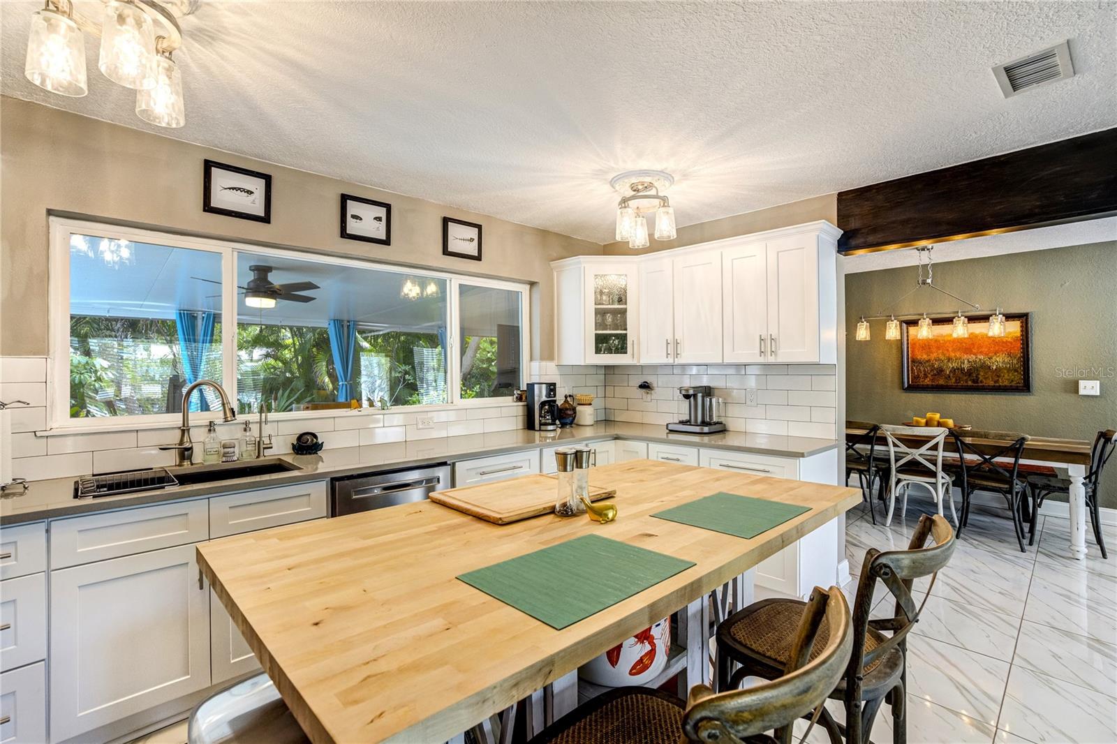 326 Mehlenbacher, Belleair, FL 33756