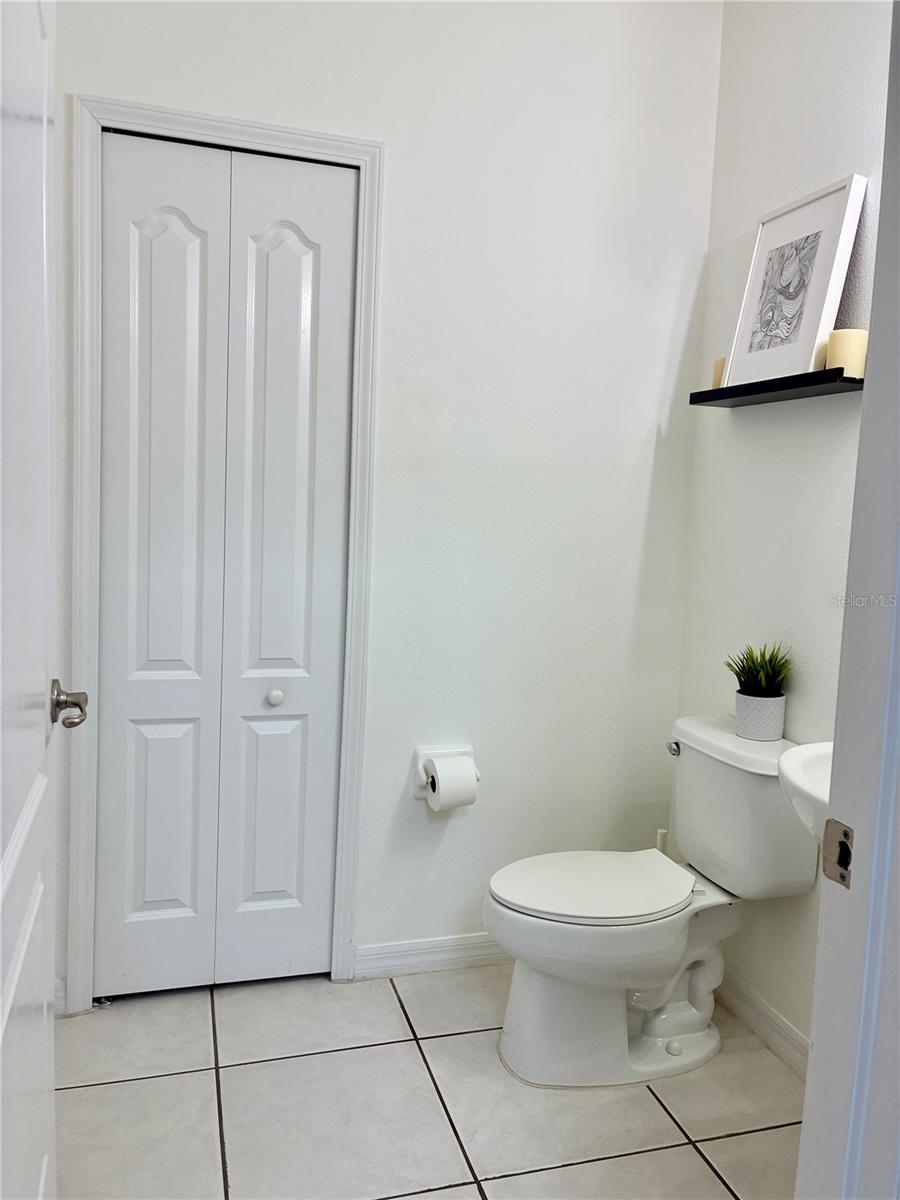 8026 Carriage Pointe Drive, Gibsonton, FL 33534