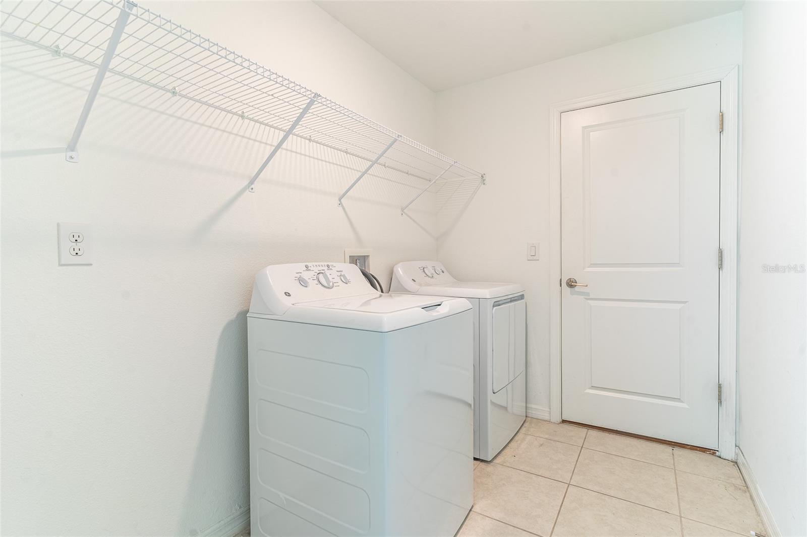 1863 Yellow, Lakeland, FL 33801