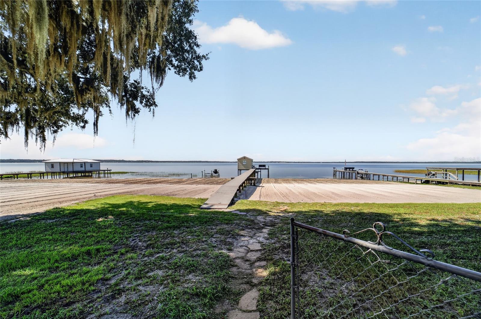 13200 Highway 25, Ocklawaha, FL 32179