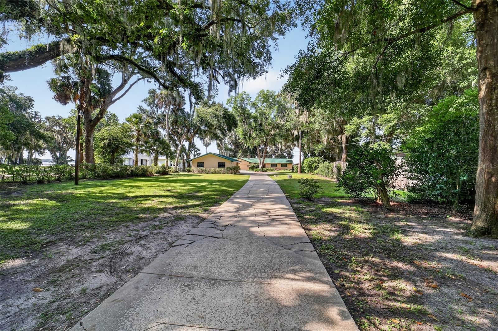 13200 Highway 25, Ocklawaha, FL 32179