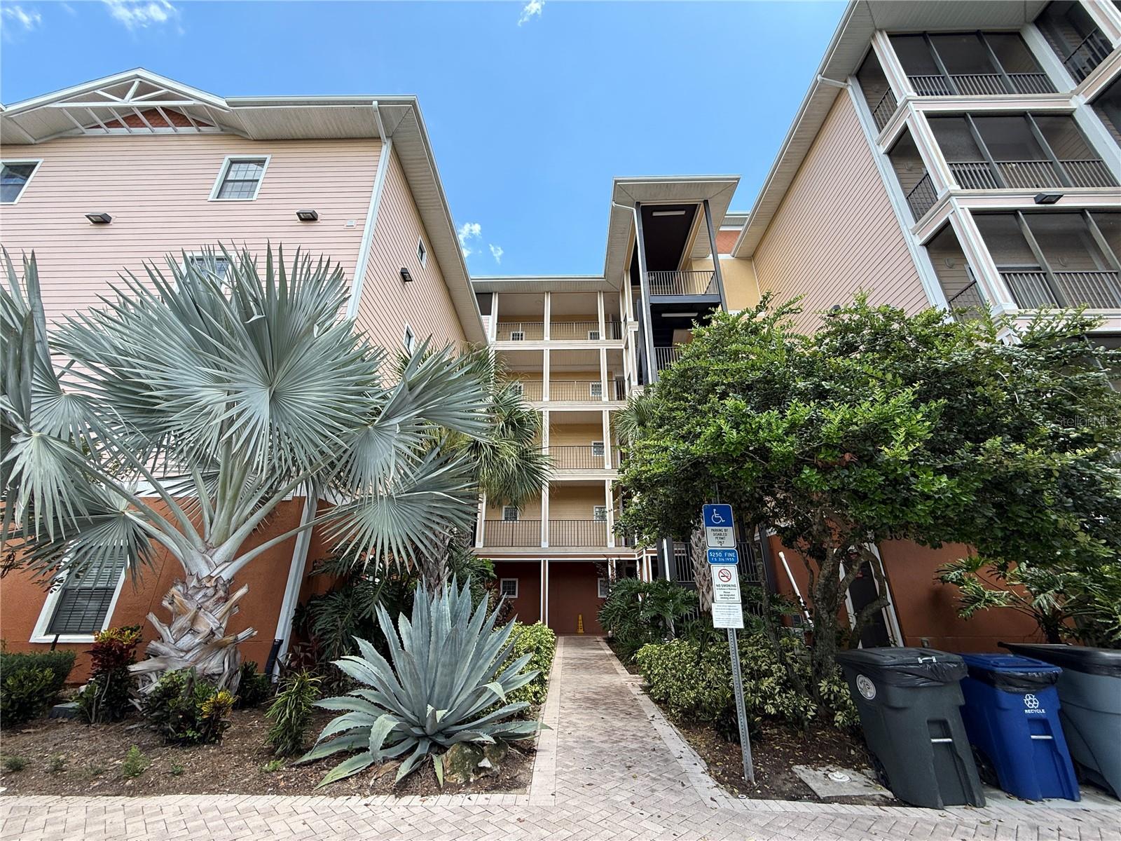 3060 Pirates Retreat Unit 102, Kissimmee, FL 34747