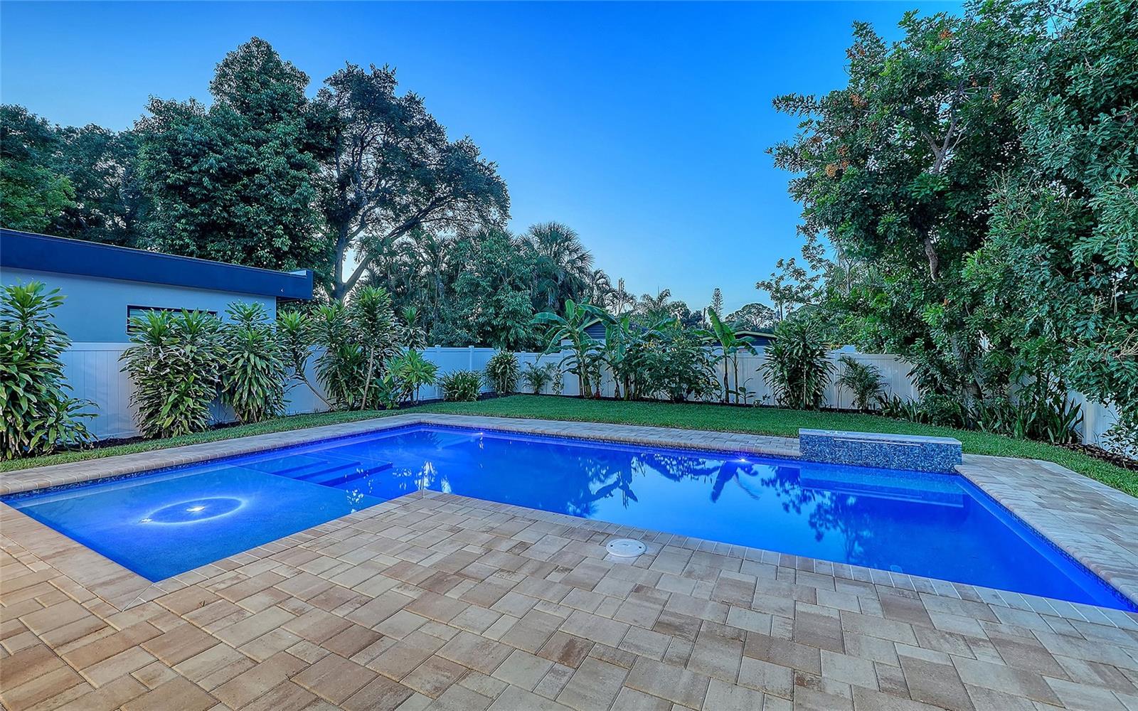 2483 Bay, Sarasota, FL 34237
