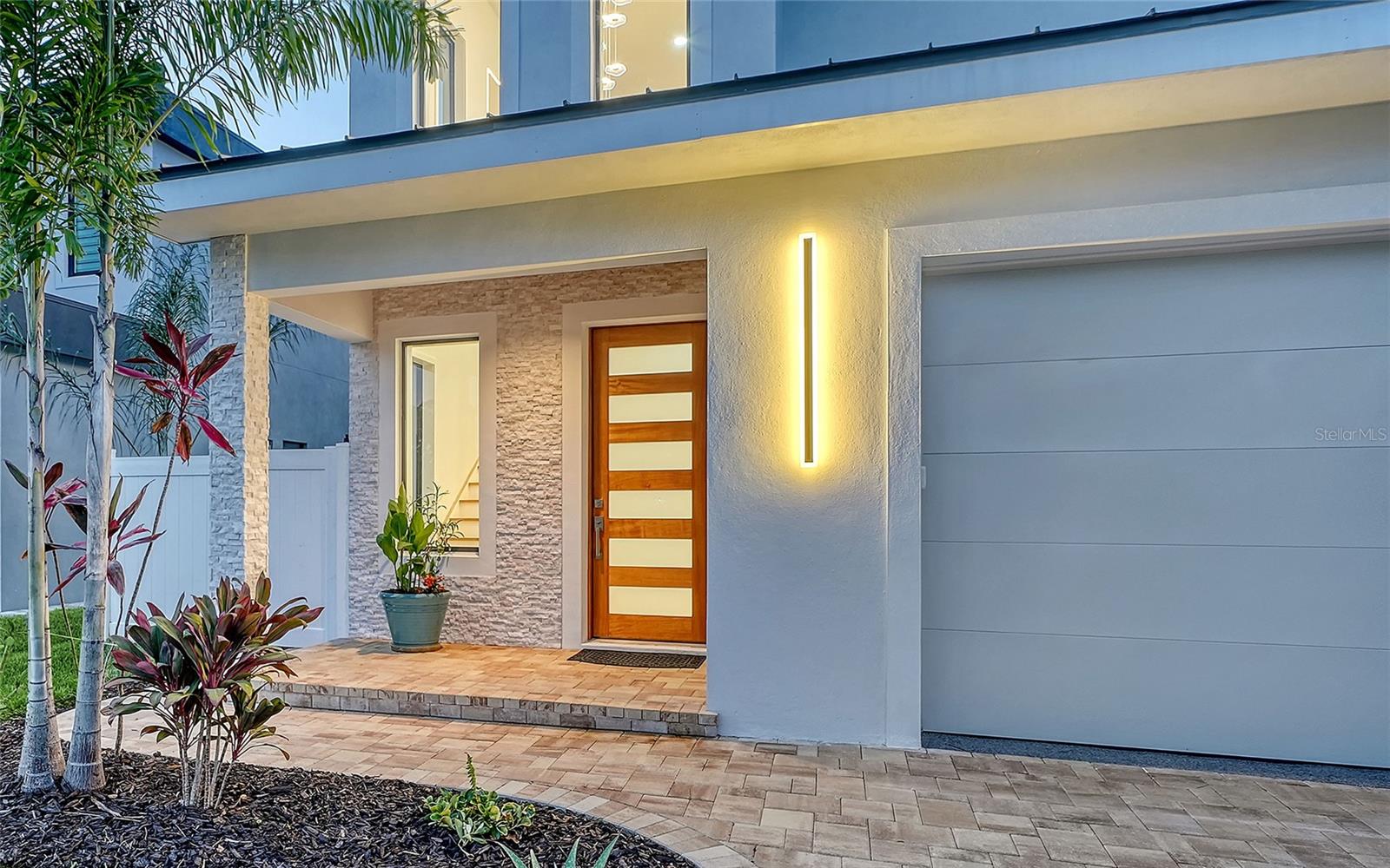 2483 Bay, Sarasota, FL 34237