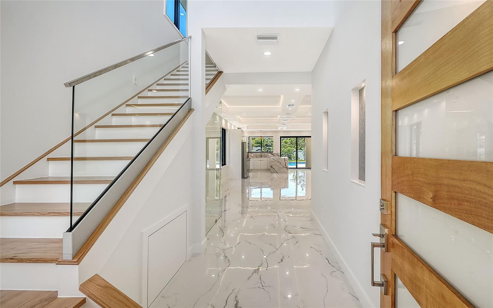 2483 Bay, Sarasota, FL 34237