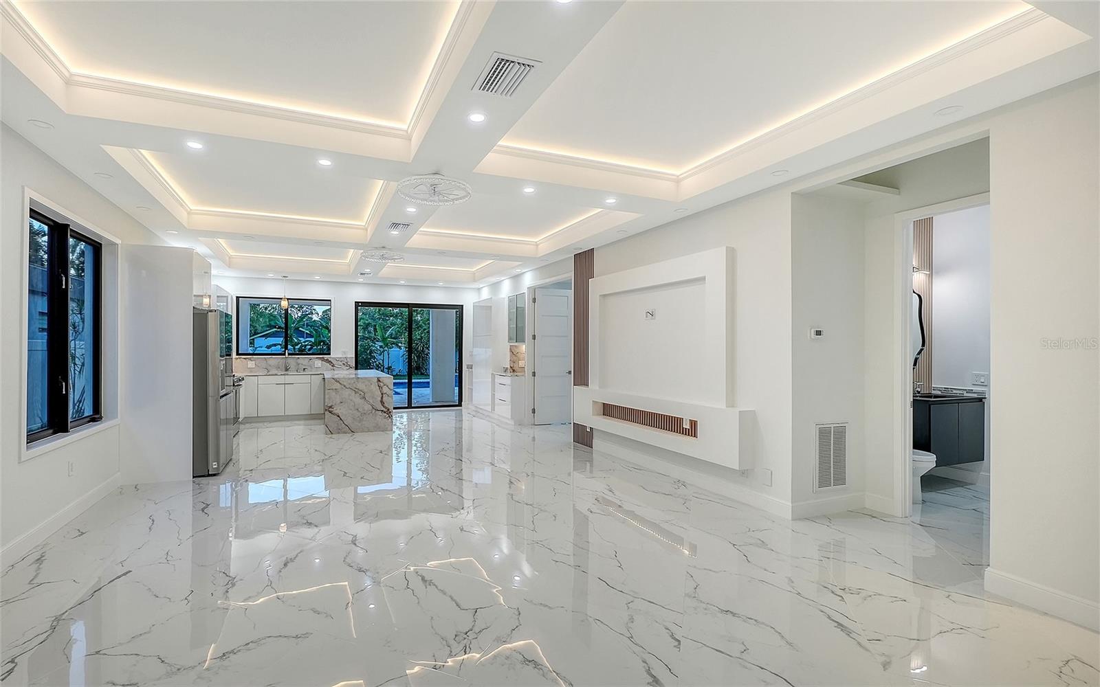 2483 Bay, Sarasota, FL 34237