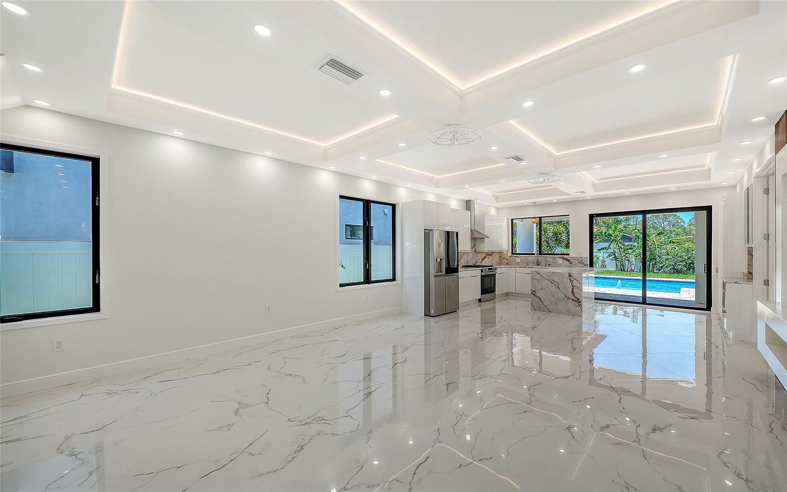 2483 Bay, Sarasota, FL 34237