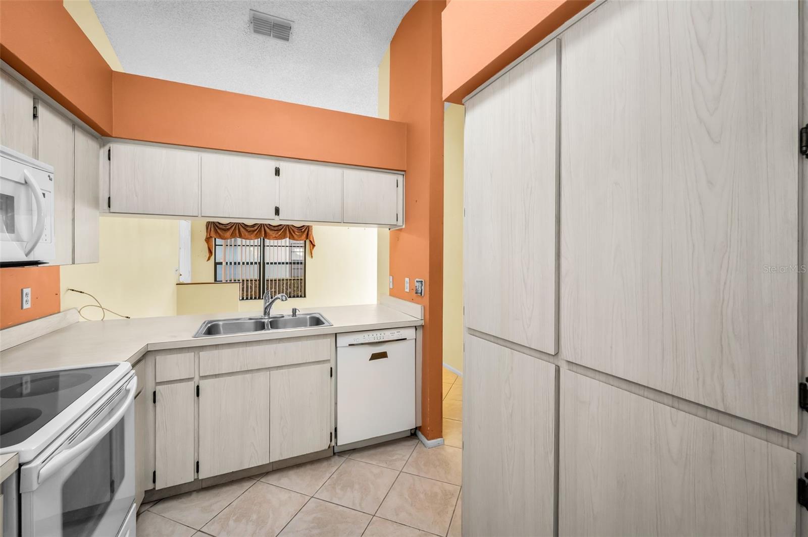 3500 Magnolia Ridge Unit 405, Palm Harbor, FL 34684