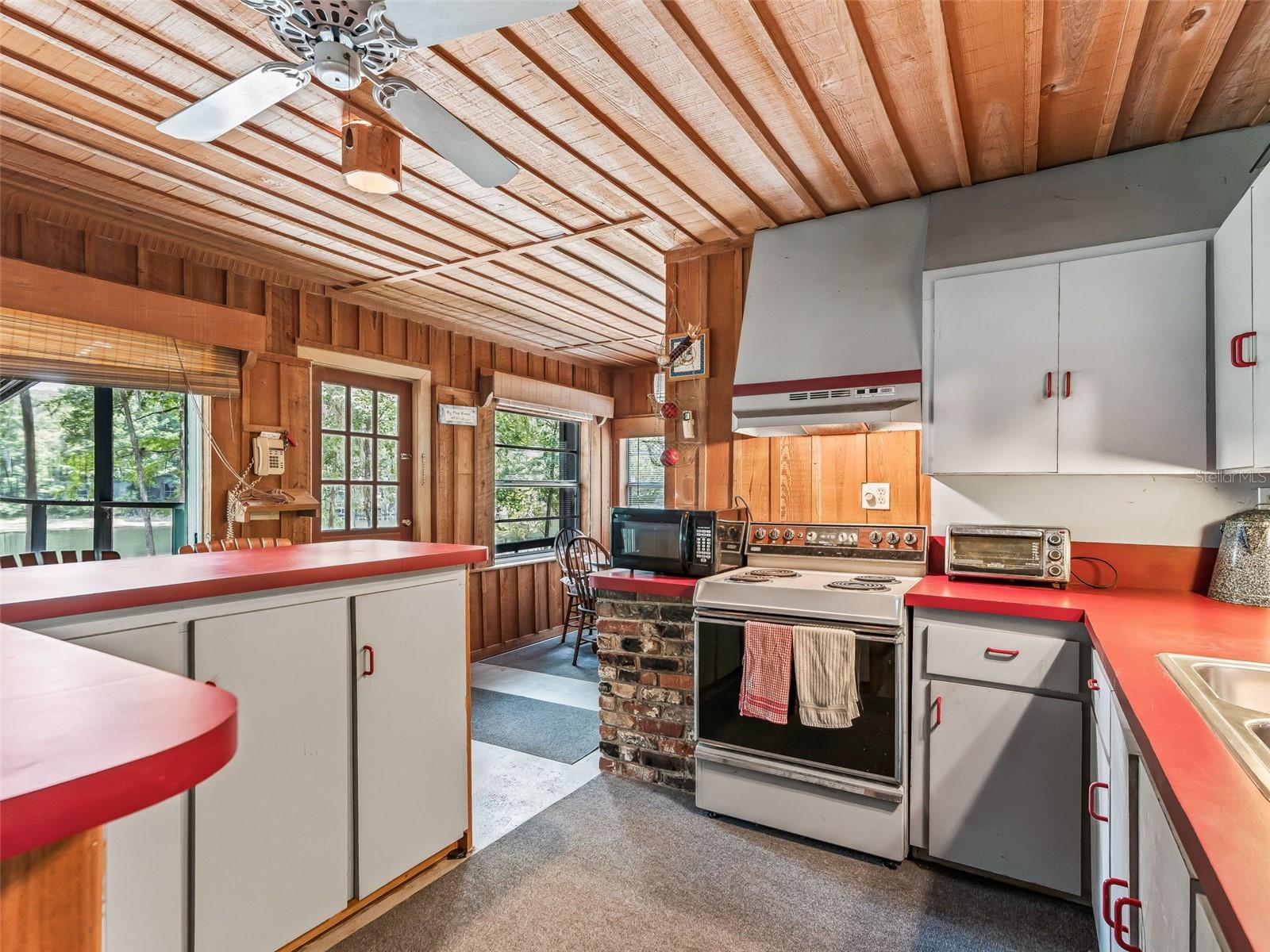 10518 64th, Bushnell, FL 33513