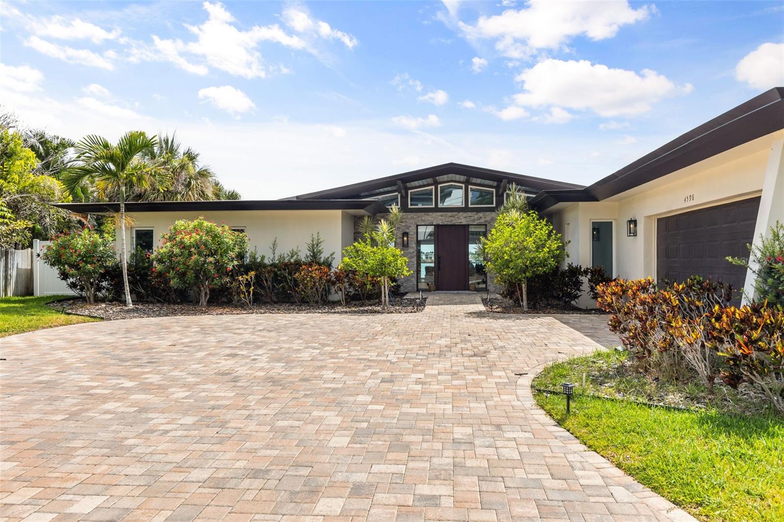4598 Clearwater Harbor, Largo, FL 33770