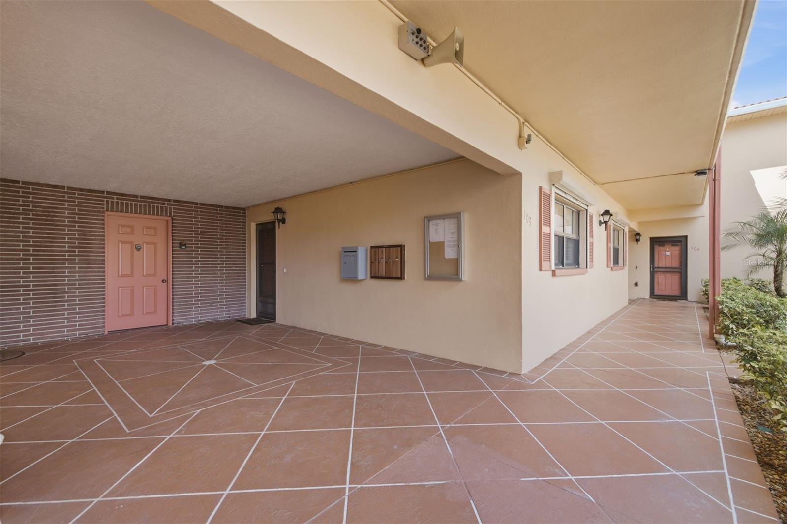 8140 Terrace Garden Unit 103, St Petersburg, FL 33709