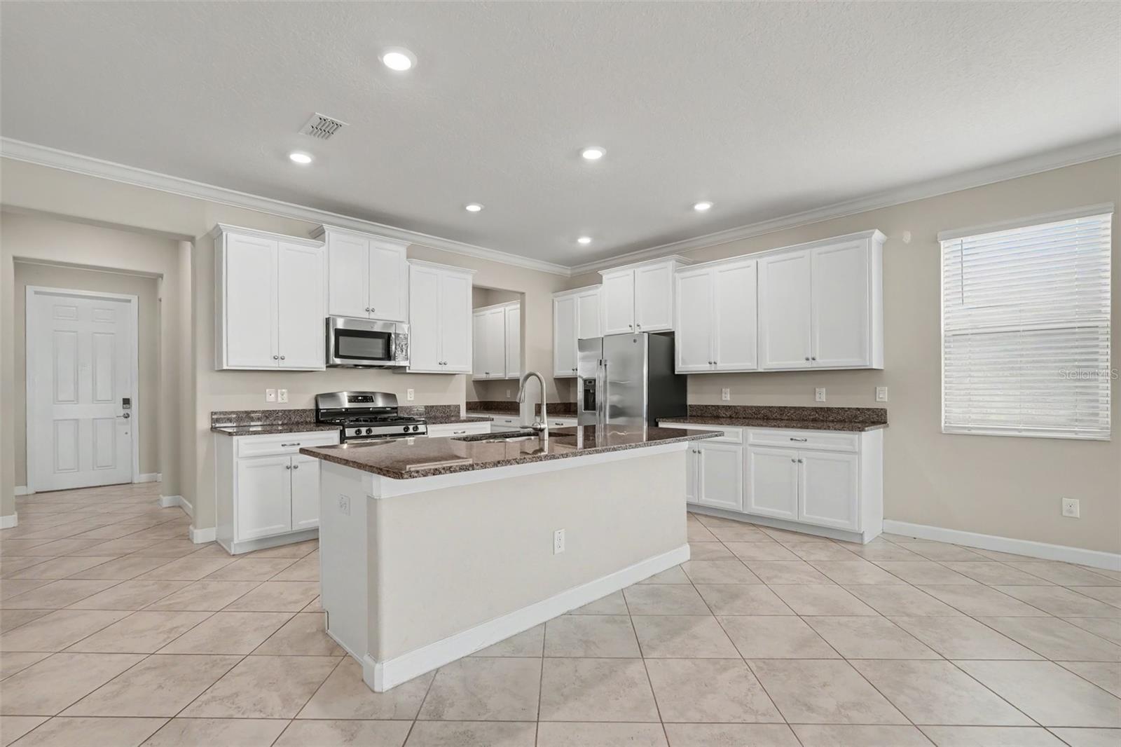 9173 Shadyside Ln, Land O Lakes, FL 34637