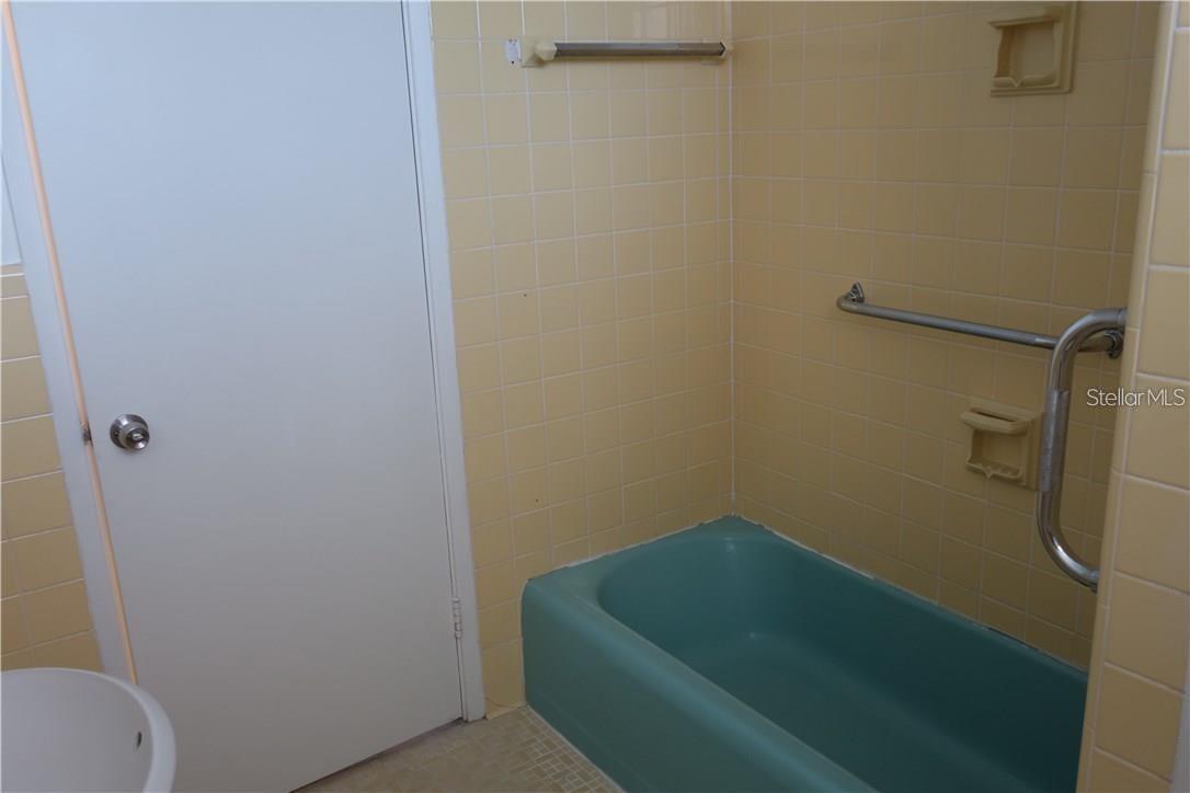 200 Betty Unit 2e, Clearwater, FL 33755