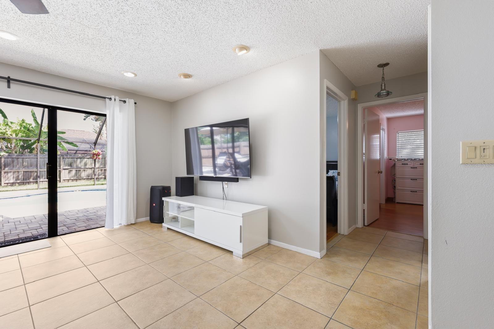 1912 Firethorn, Brandon, FL 33511