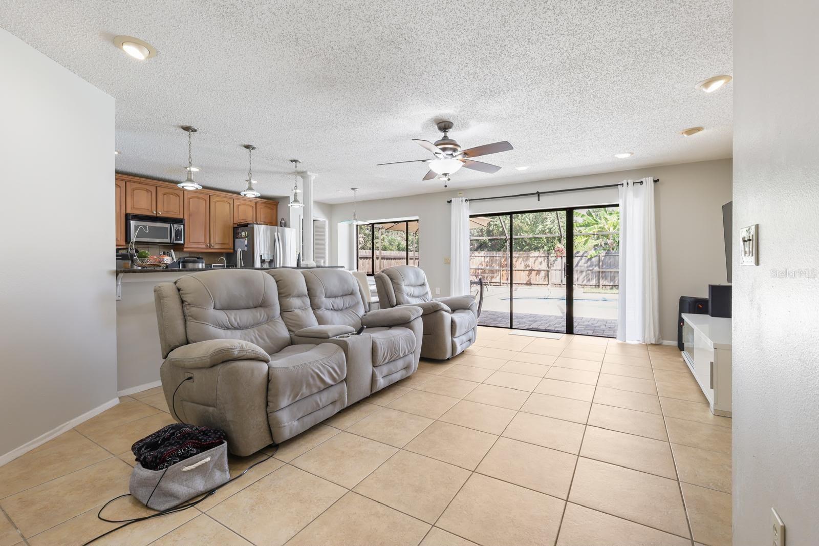 1912 Firethorn, Brandon, FL 33511