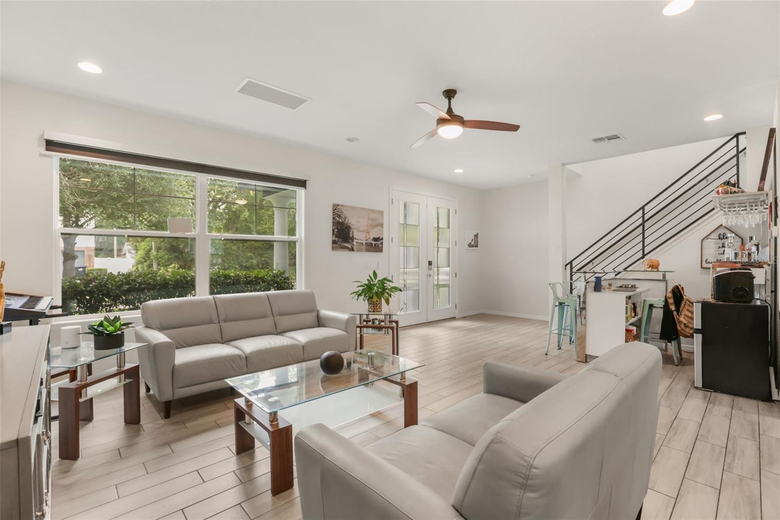 2338 Brown, Orlando, FL 32806