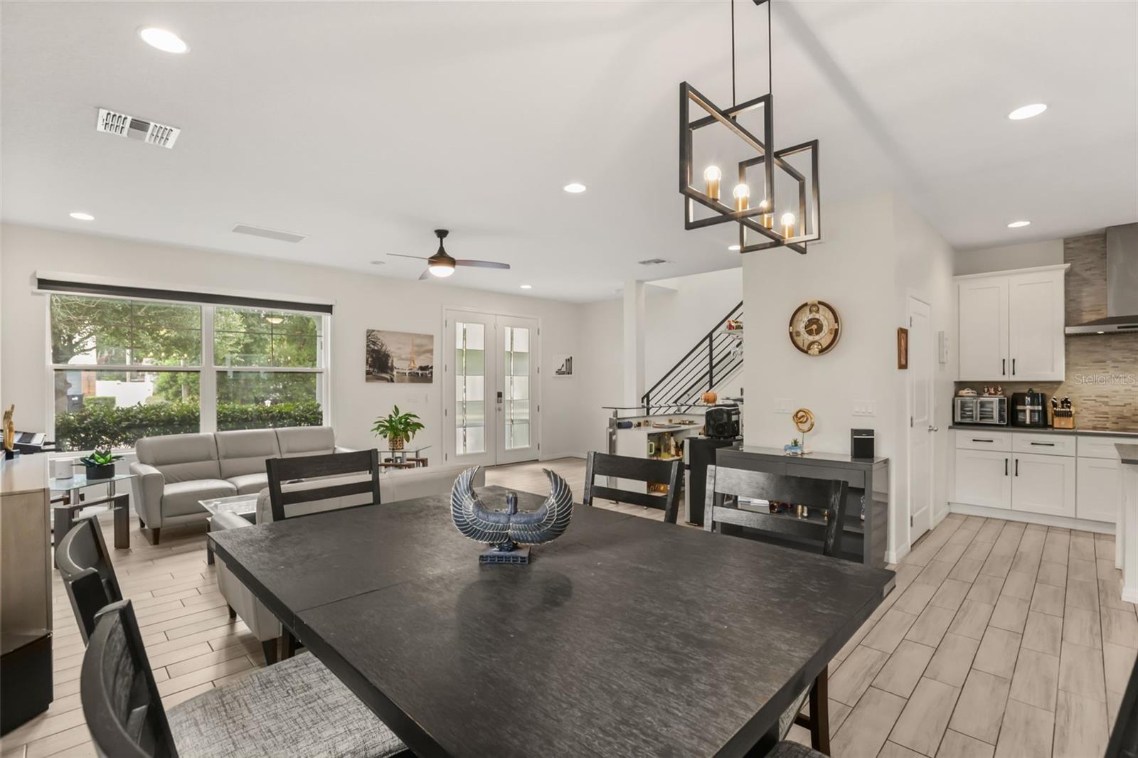 2338 Brown, Orlando, FL 32806