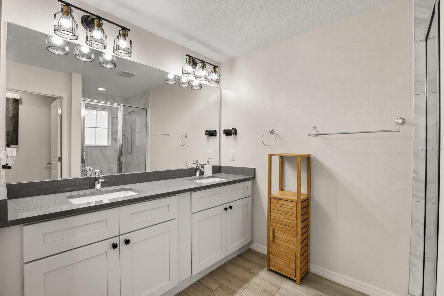 2338 Brown, Orlando, FL 32806