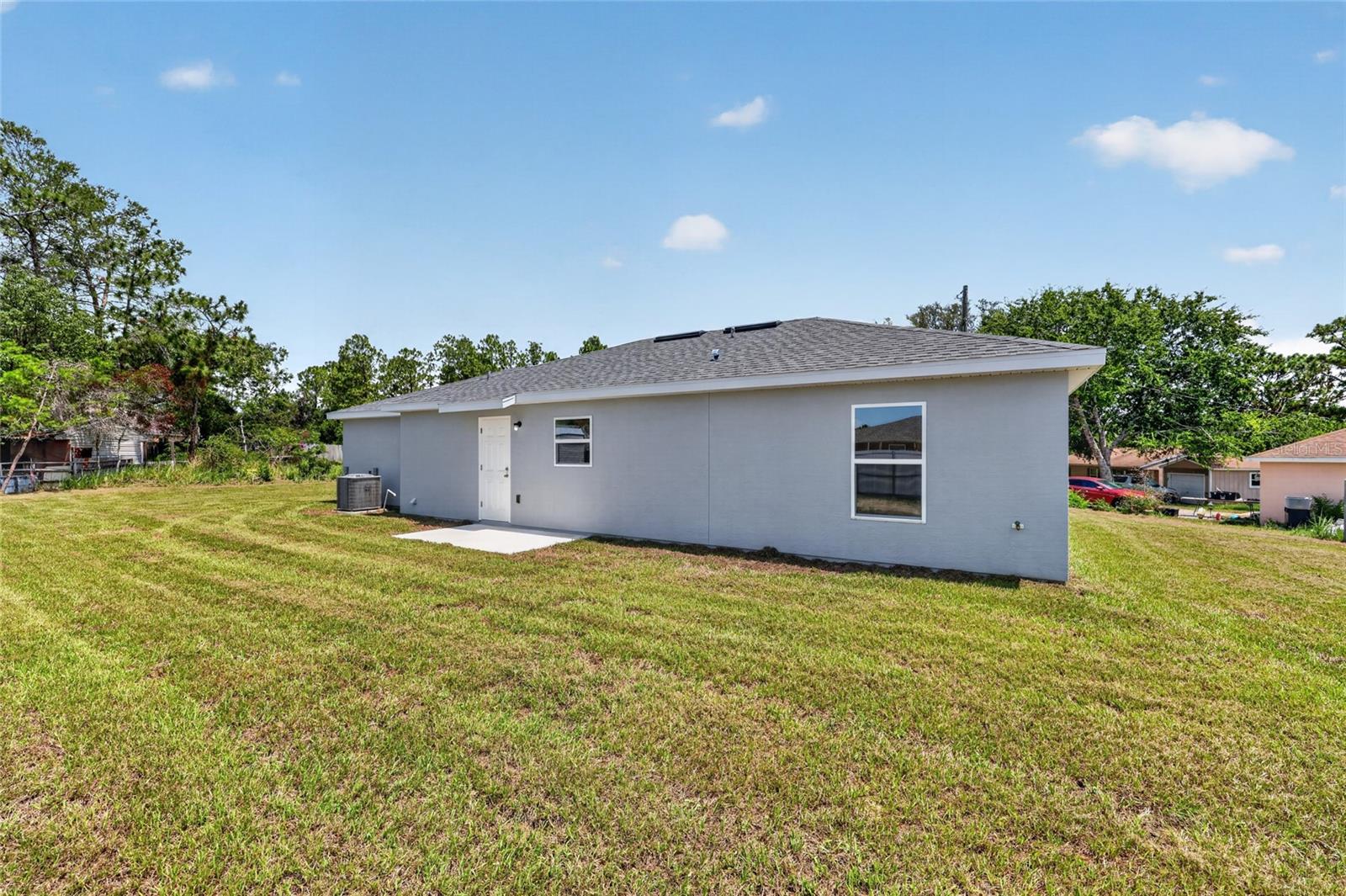 8 Oak Circle, Ocala, FL 34472