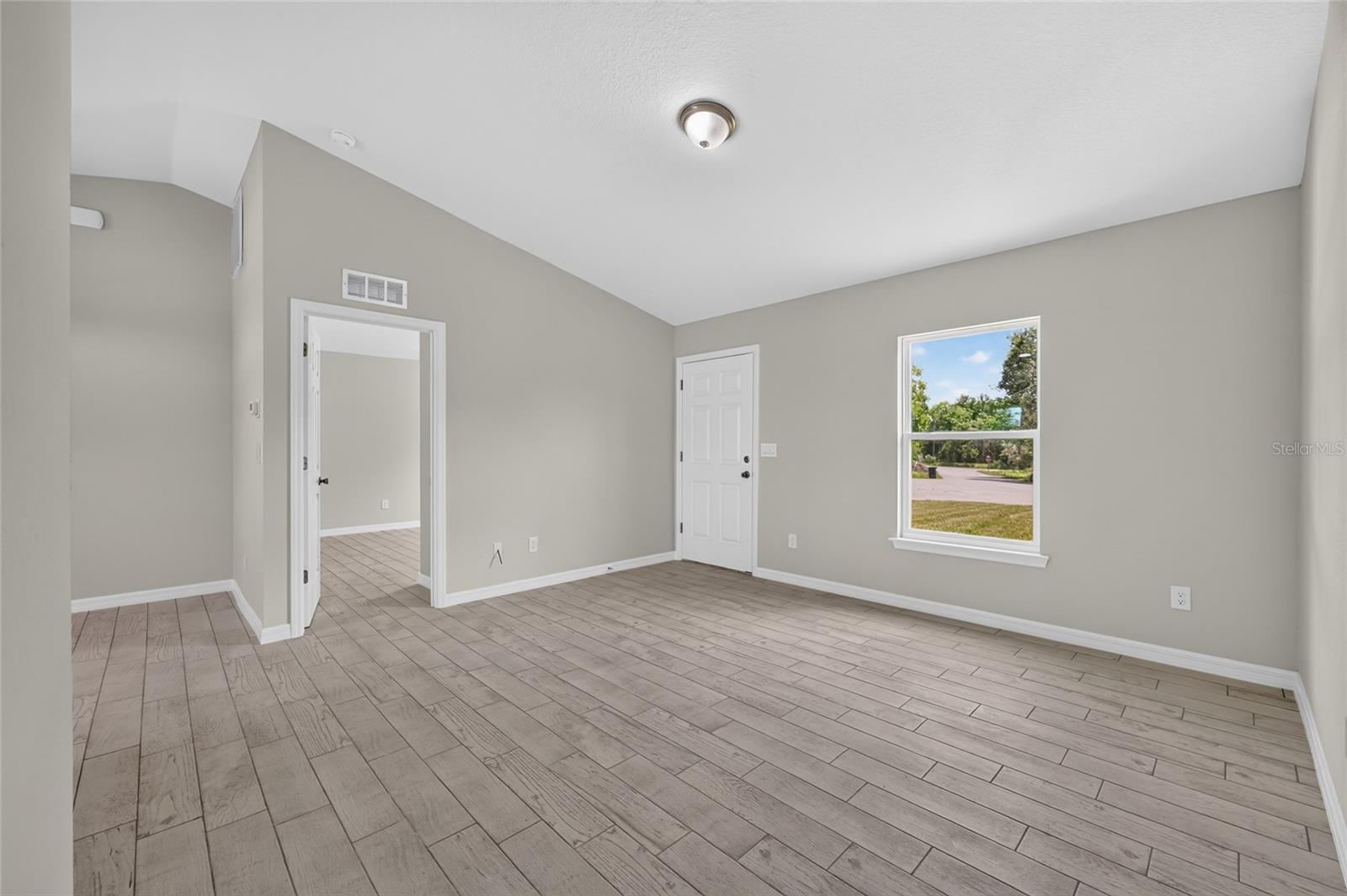 8 Oak Circle, Ocala, FL 34472