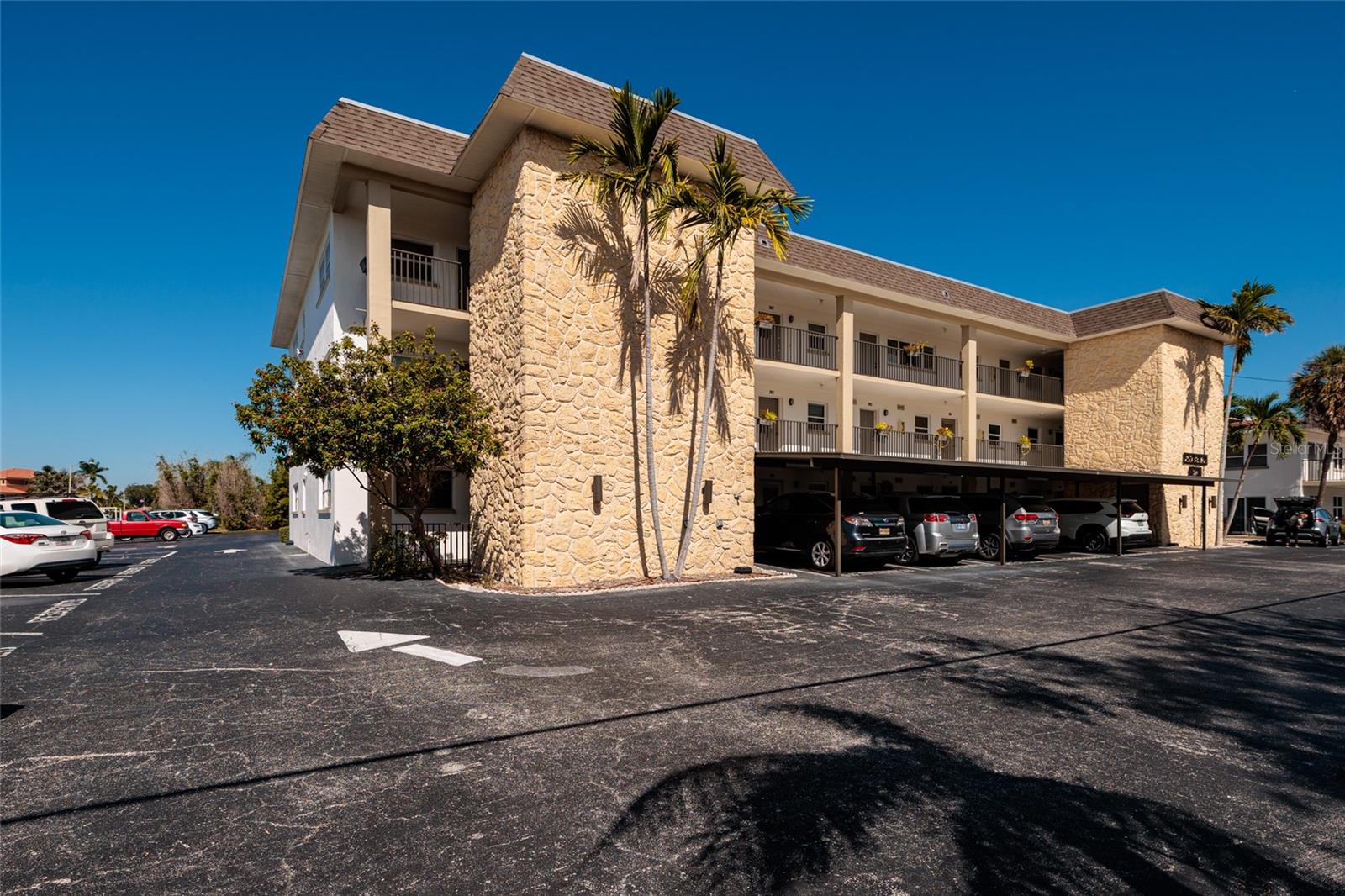 3789 46th Unit 101, St Petersburg, FL 33711