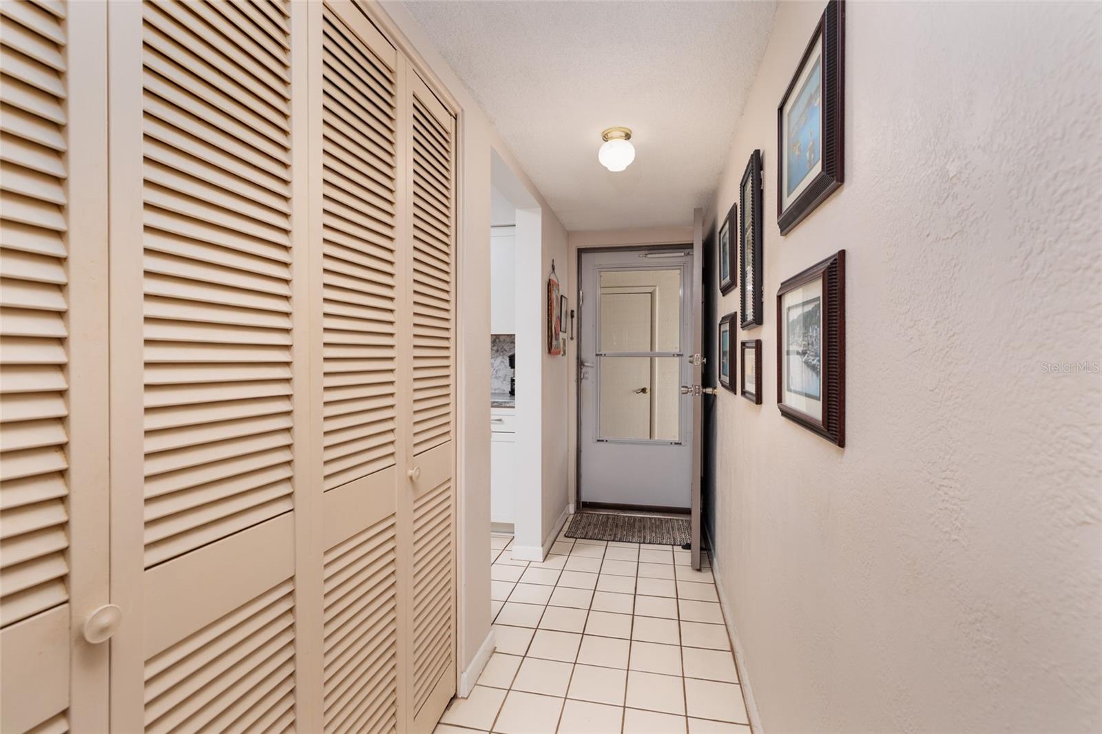 3789 46th Unit 101, St Petersburg, FL 33711