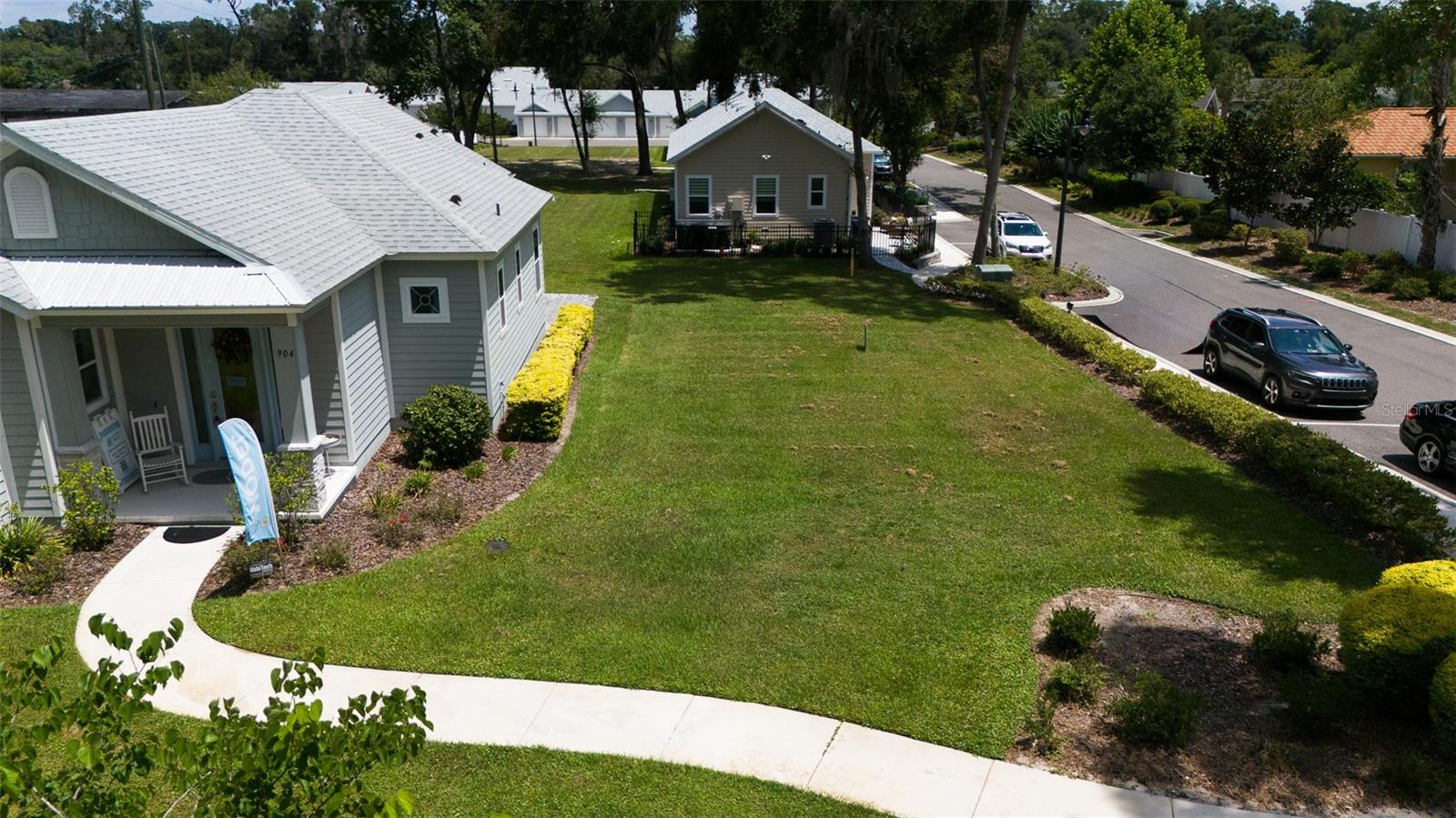 900 Azalea Walk Cir, Deland, FL 32724