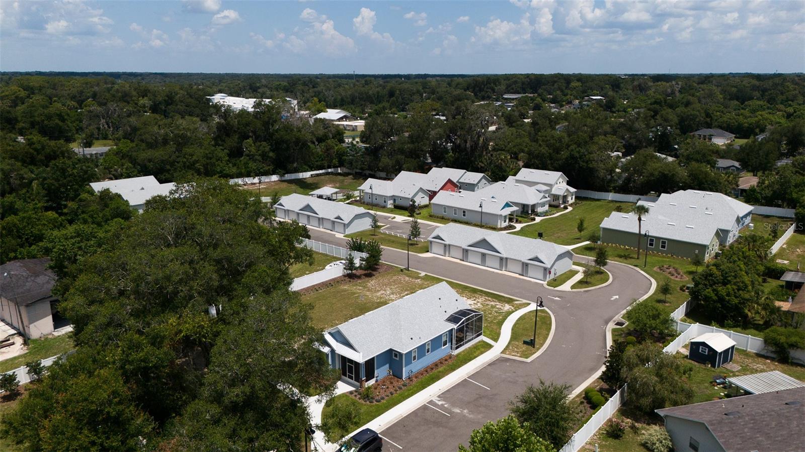 900 Azalea Walk Cir, Deland, FL 32724