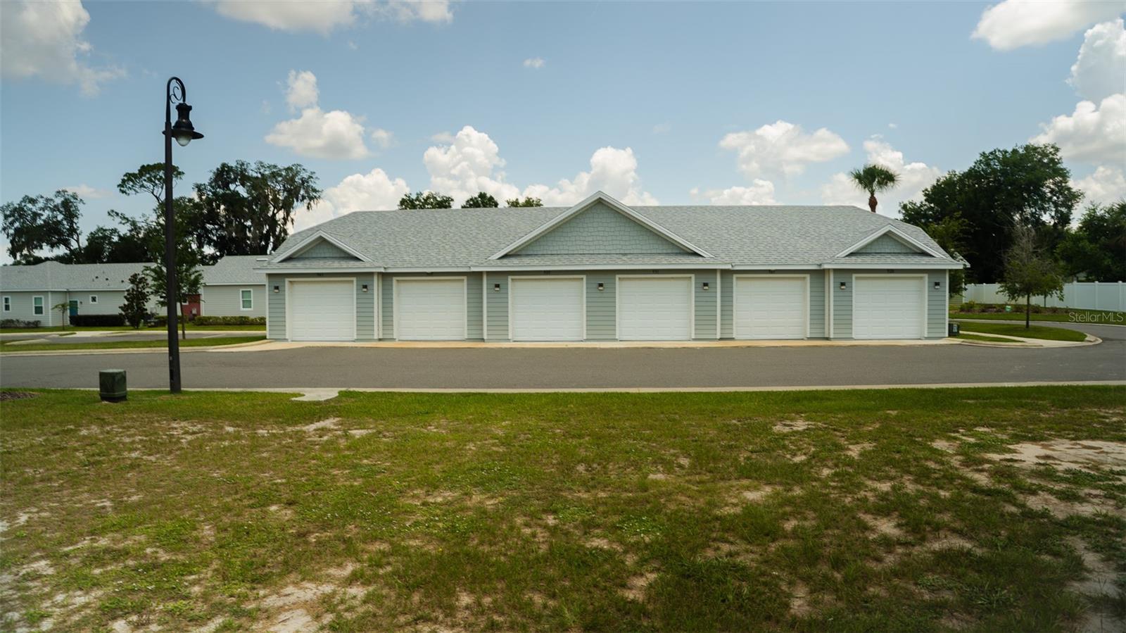 900 Azalea Walk Cir, Deland, FL 32724