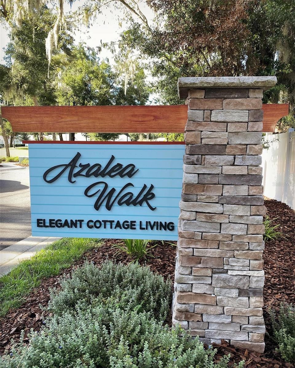 900 Azalea Walk Cir, Deland, FL 32724