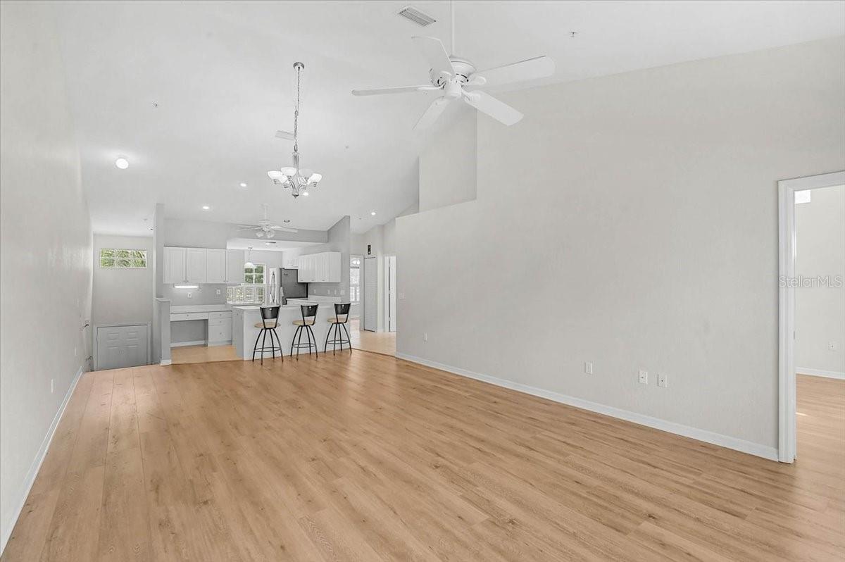 6870 Fairview, Bradenton, FL 34203