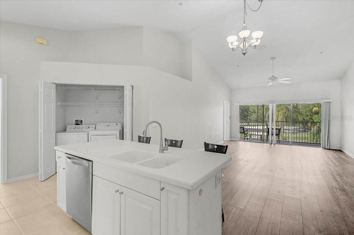 6870 Fairview, Bradenton, FL 34203