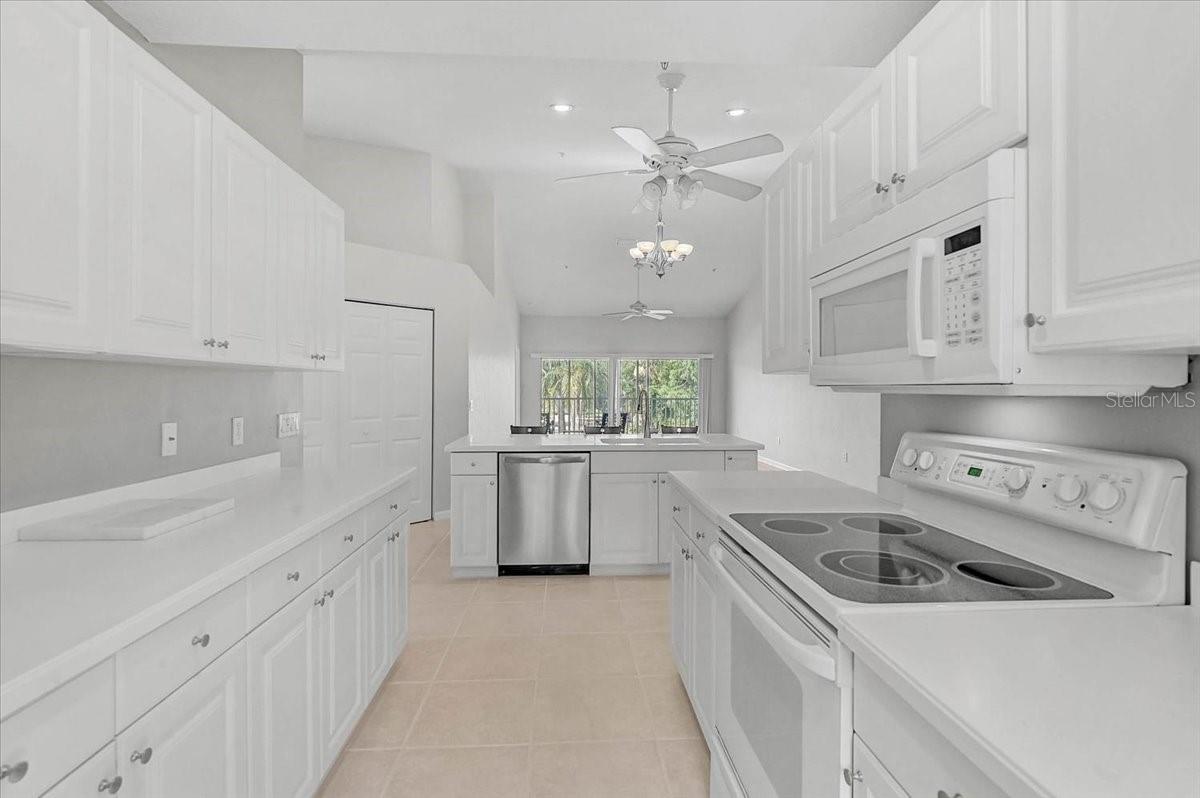6870 Fairview, Bradenton, FL 34203
