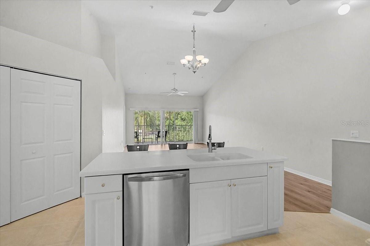 6870 Fairview, Bradenton, FL 34203
