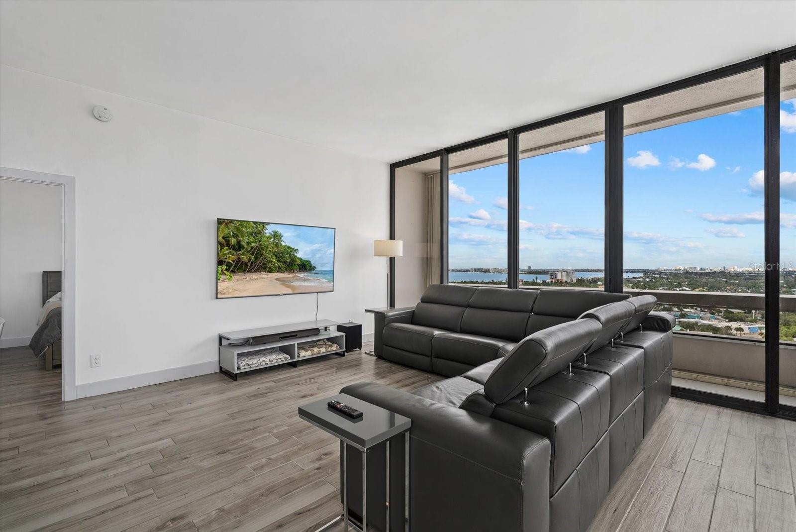 5400 Ocean Unit 17-04, Sarasota, FL 34242