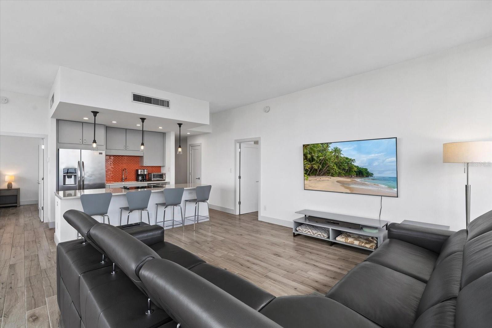 5400 Ocean Unit 17-04, Sarasota, FL 34242