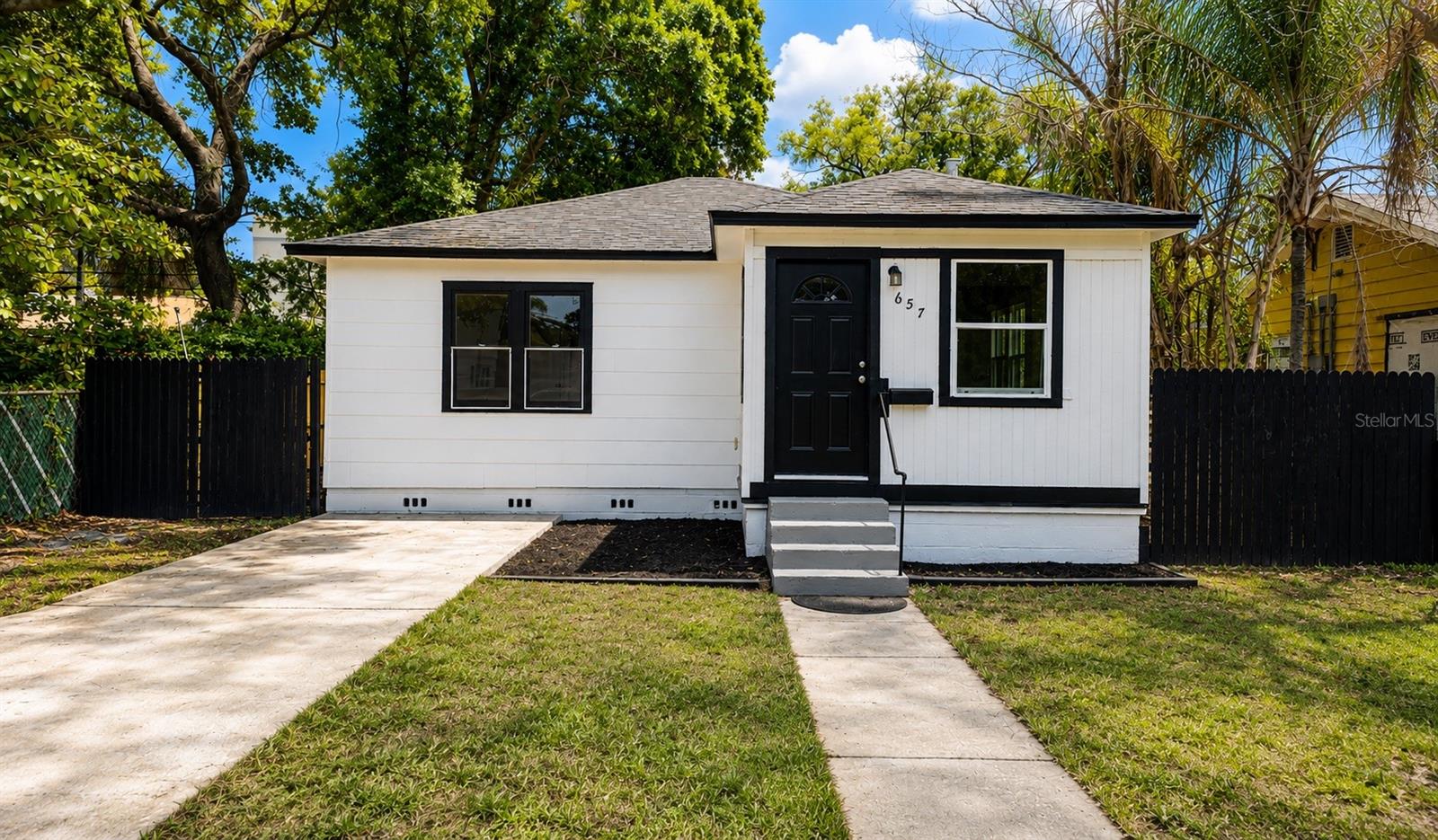 657 15th, St Petersburg, FL 33701