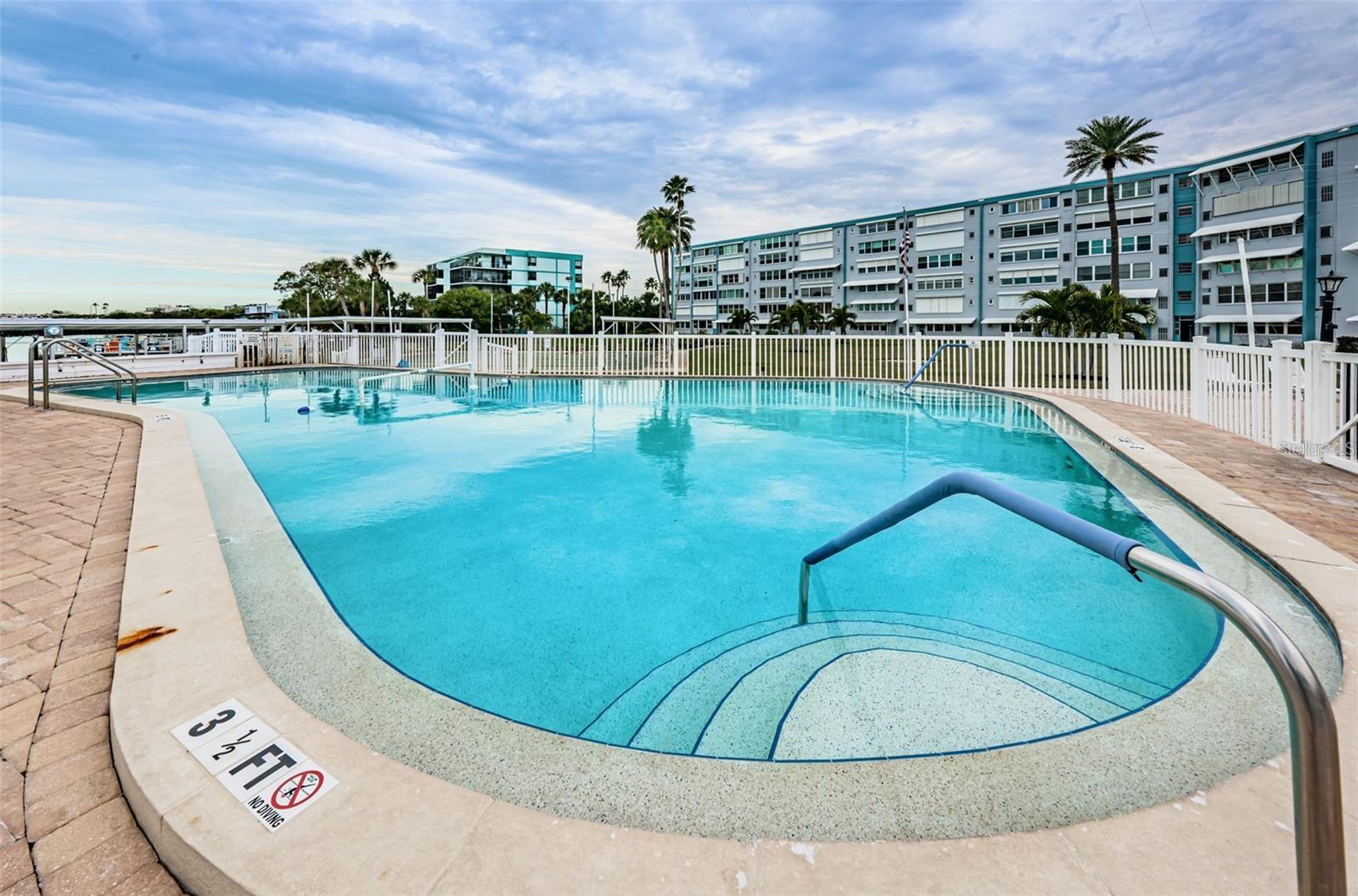 1868 Shore Unit 102, South Pasadena, FL 33707