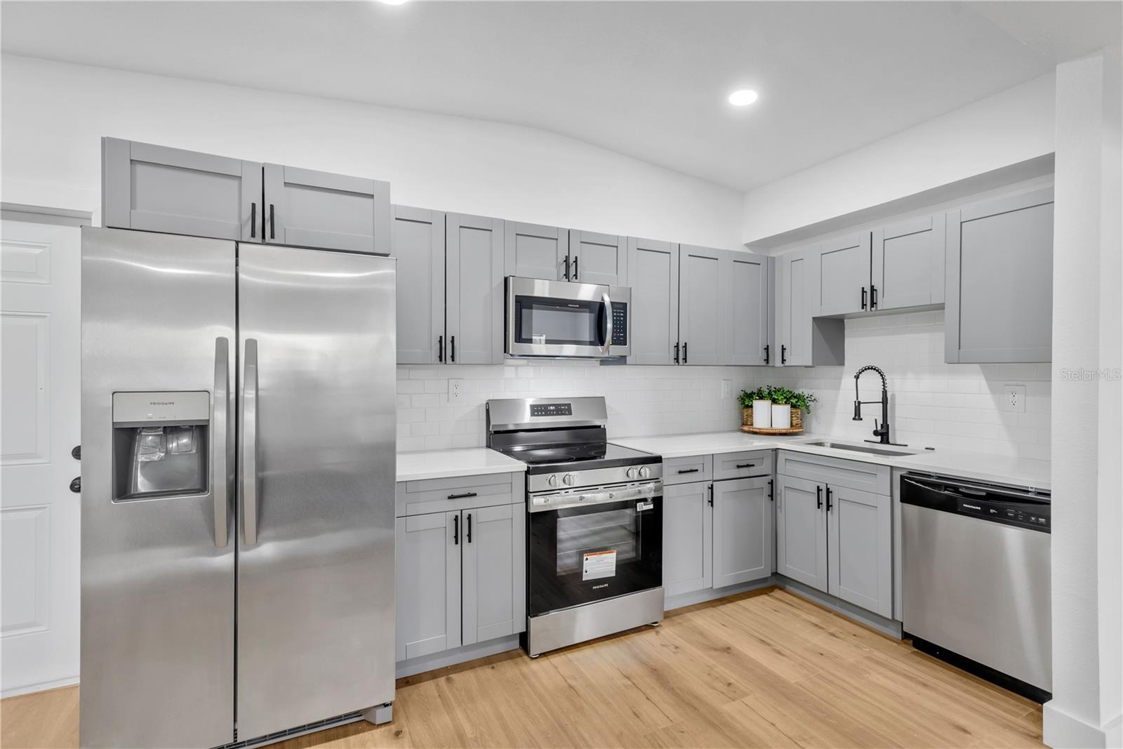 4628 15th, St Petersburg, FL 33711