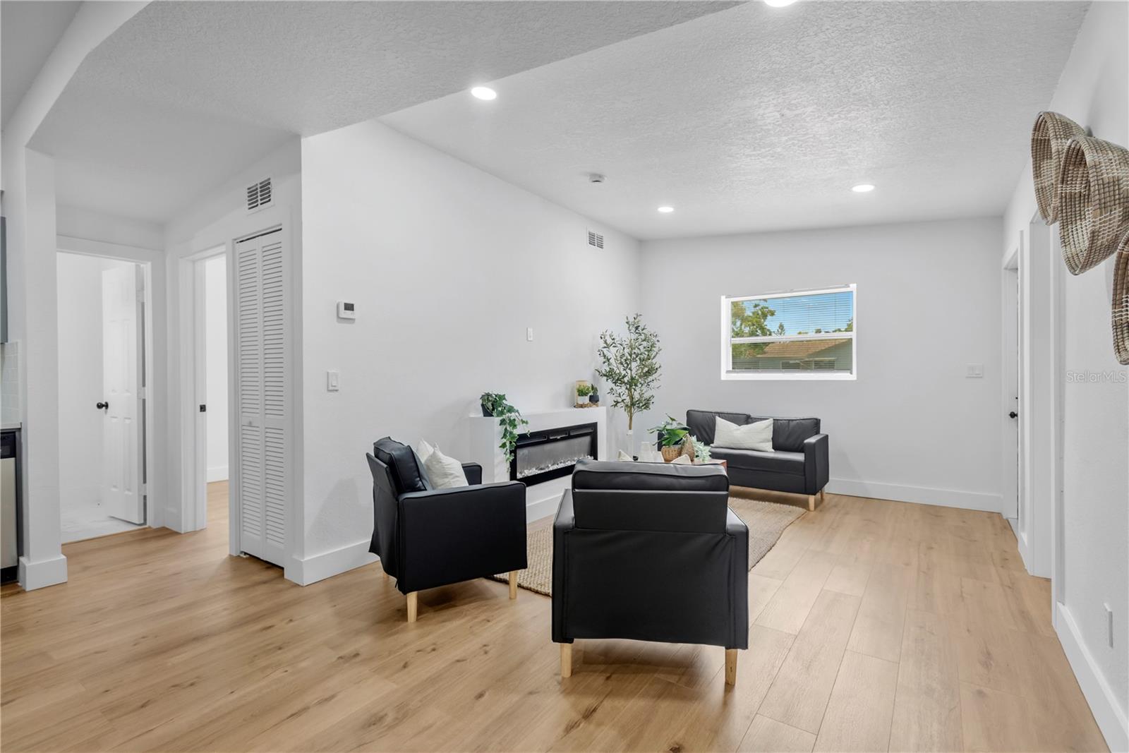 4628 15th, St Petersburg, FL 33711