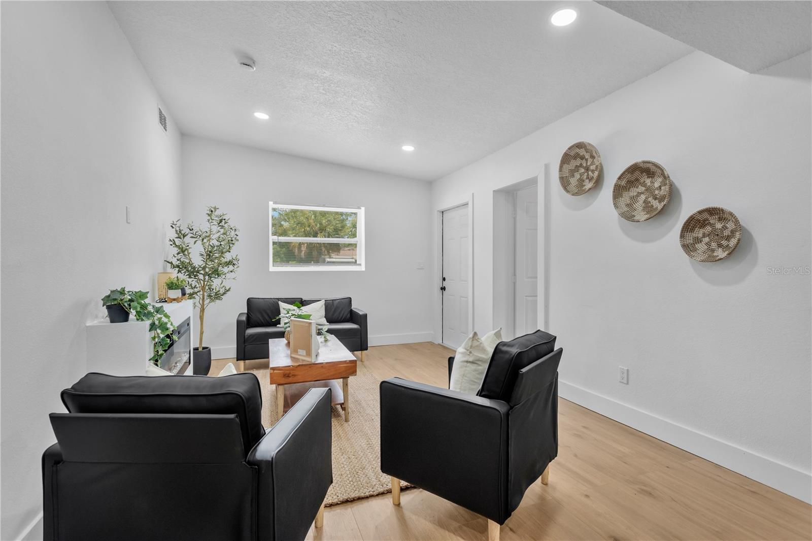 4628 15th, St Petersburg, FL 33711