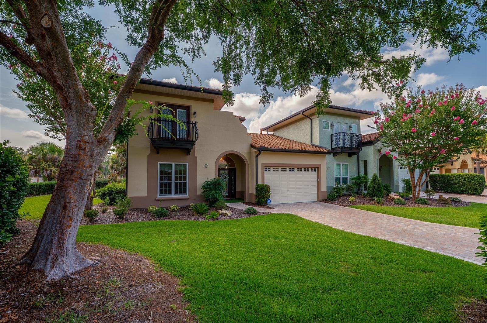 1259 Avenida de Las Casas, Lady Lake, FL 32159