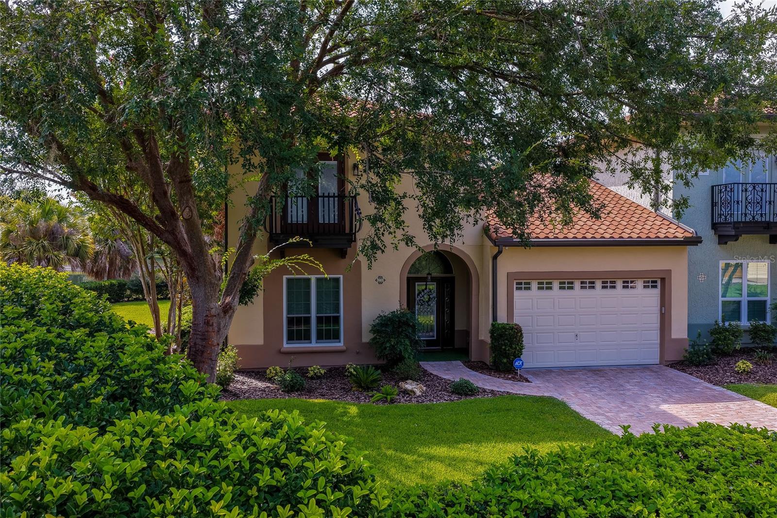 1259 Avenida de Las Casas, Lady Lake, FL 32159