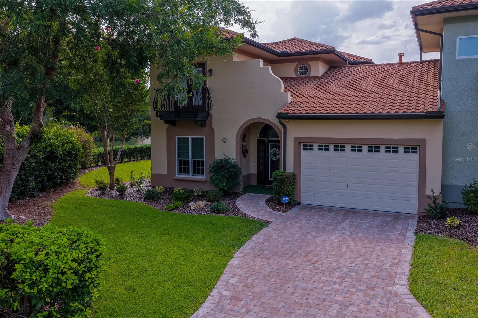 1259 Avenida de Las Casas, Lady Lake, FL 32159