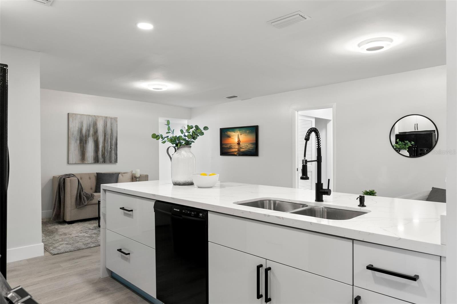 5931 Denver, St Petersburg, FL 33703